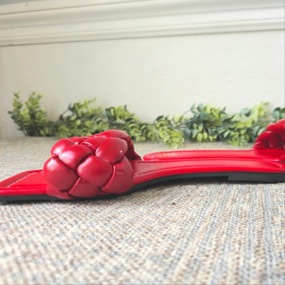 Red chunky Woven Slip on Sandals | size 8.5 | slide on - Picture 3 of 6